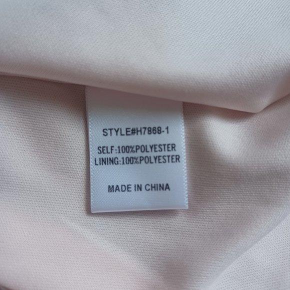 {Jodifl} V-neck Printed Top - Picture 6 of 7